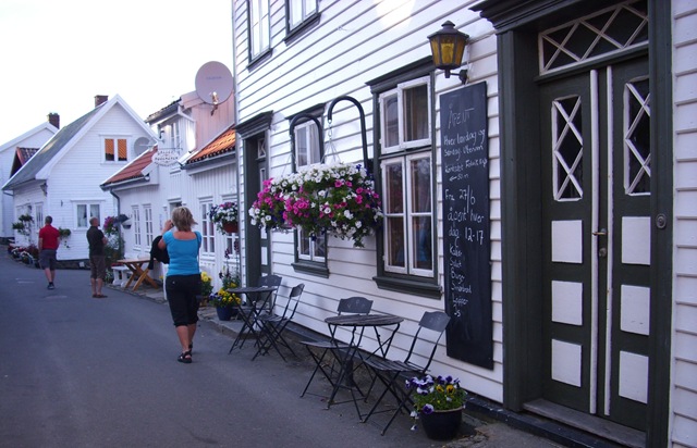 [DSCI00694.jpg]