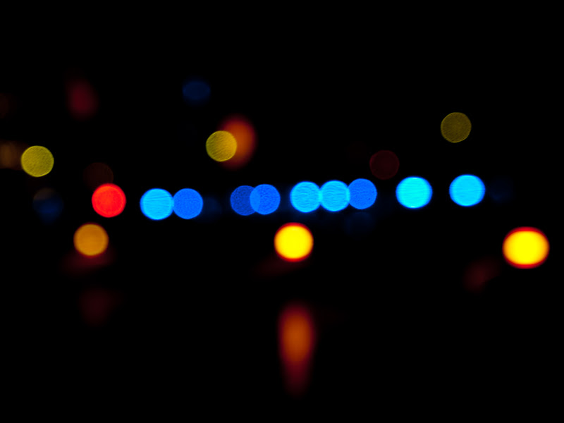 Festival of Lights 2010 - Oberbaumbrücke UNSCHARFE LICHTER DER AN DER OBERBAUMBRÜCKE ZWISCHEN KREUZBERG UND FRIEDRICHSHAIN WÄHREND DES FESTIVAL OF LIGHTS 2010