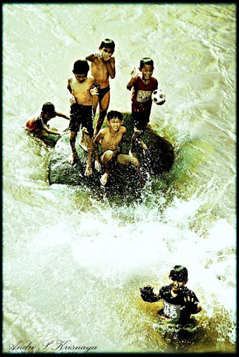 http://lh4.ggpht.com/_bY8lkq00egw/S_diuCRQvLI/AAAAAAAADU4/XTJEZUW0c-Q/s512/5eeb5dfb31e6085fa75a7c52eaa067a4.jpg