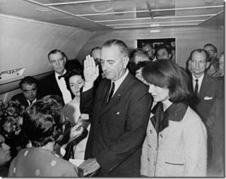 300px-Lyndon_B__Johnson_taking_the_oath_of_office%2C_November_1963 300px-Lyndon_B__Johnson_taking_the_oath_of_office%2C_November_1963