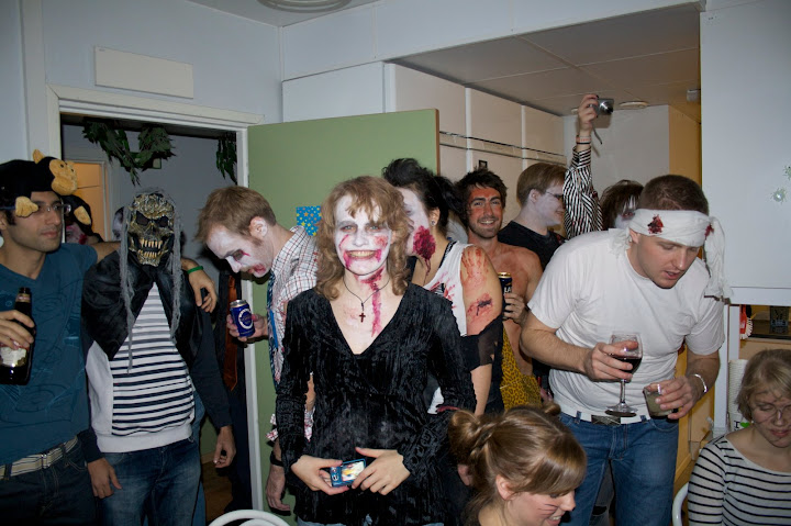 Halloween Halloween - Besuch der Zombies im Jungle