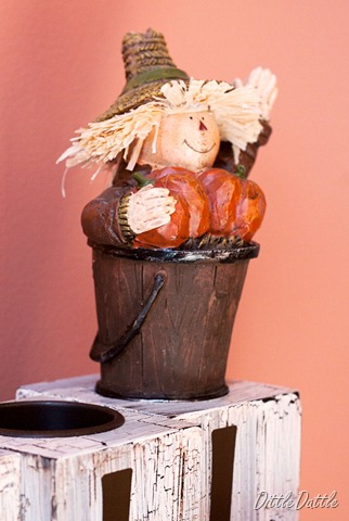 [Fall-Decoration---scarecrow[2].jpg]