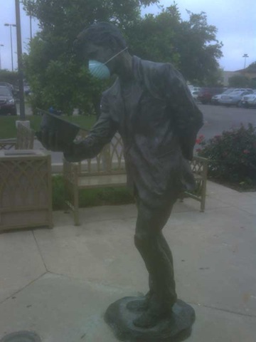 [Statue_masked[4].jpg]