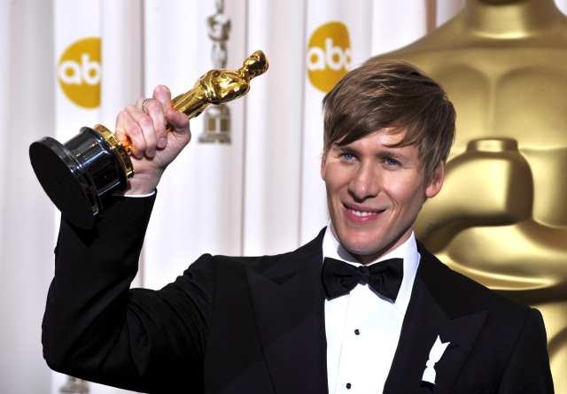 [dustin-lance-black-oscar[2].jpg]