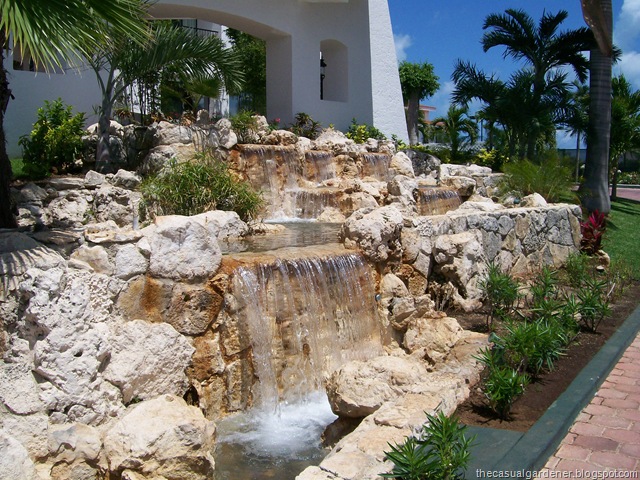[Mexico Water Feature 2[5].jpg]