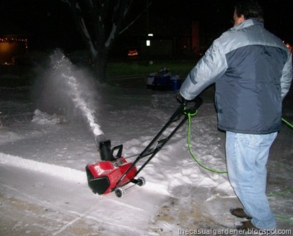 [Snowblow Man[6].jpg]