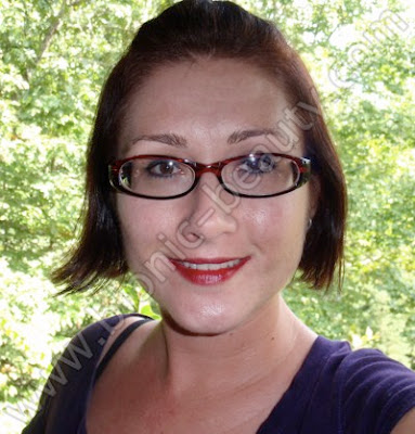 Bionic Beauty wearing one coat of Twilight V Lip Venom