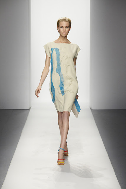 bottega_veneta_resort_2012_runway_032_1111364506.jpg