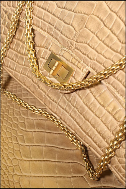 Chanel-Bag-makingof-15-600x900.jpg