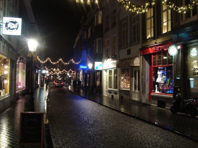 [Maastricht evening 3[2].jpg]