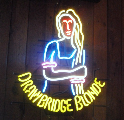 [Drawbridge Blond[12].jpg]