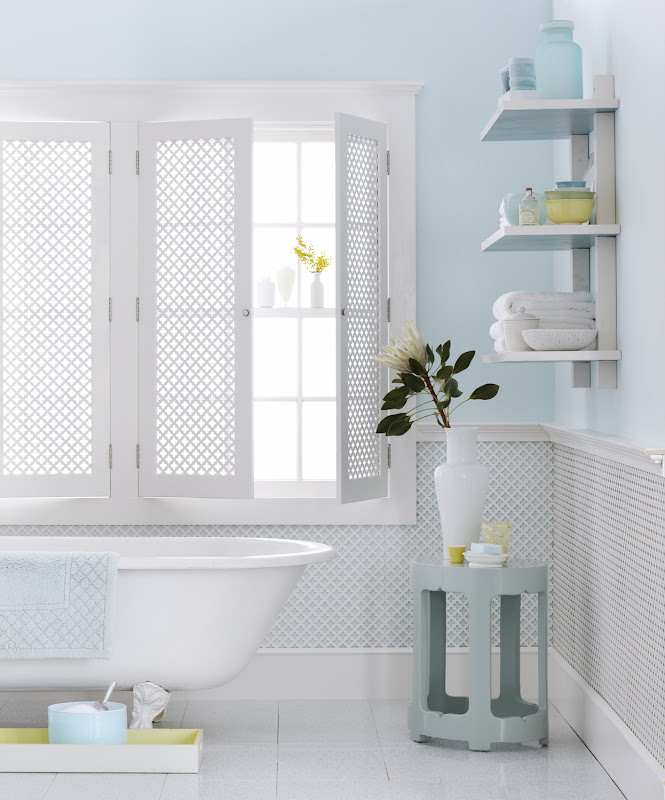 http://lh4.ggpht.com/_cHnXDLjHkfU/TYtf47kFiII/AAAAAAABnBs/eUSjYIYH0Tc/kevin_sharkey_april_2011_blue_bathroom.jpg?imgmax=800