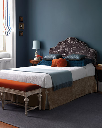 http://lh4.ggpht.com/_cHnXDLjHkfU/TYtf6da3XaI/AAAAAAABnCg/DjYyksxpaQI/kevin_sharkey_blue_orange_bedroom.jpg?imgmax=800