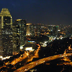 Wow...Beautiful roads n buildings being lit up @ night in Singapore.....This view taken from Singapore Flyer!!!