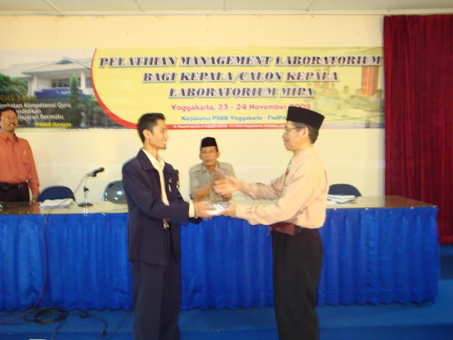Foto Penutupan Diklat Kepala Lab. MIPA II 2009