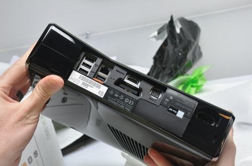 www.engadget.com__slim-unboxing24-hands.jpg