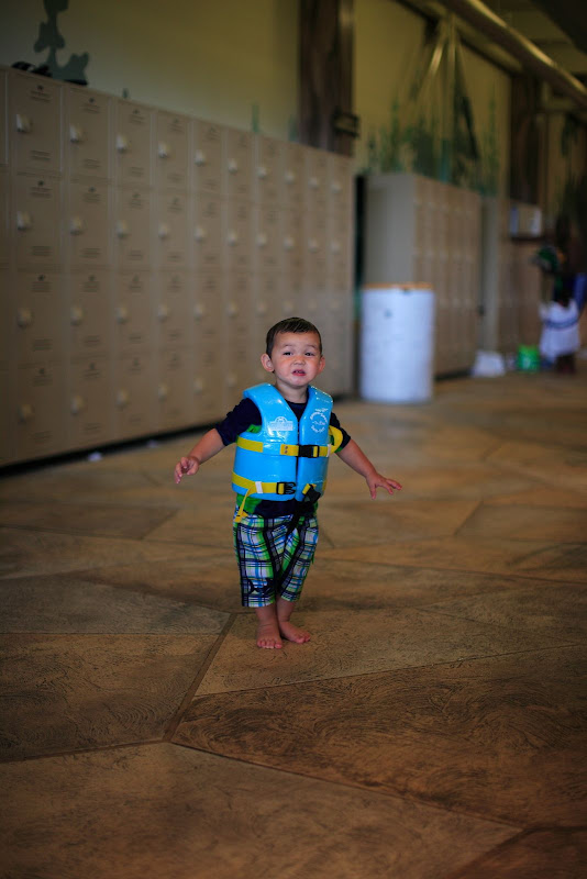 IMAGE: http://lh4.ggpht.com/_cYmfRMewE4Q/SJG93Y4d8ZI/AAAAAAAAEzo/EzNTByUW1lg/s800/VG2L0727.JPG