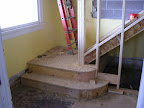 First stair landing with wrapping steps