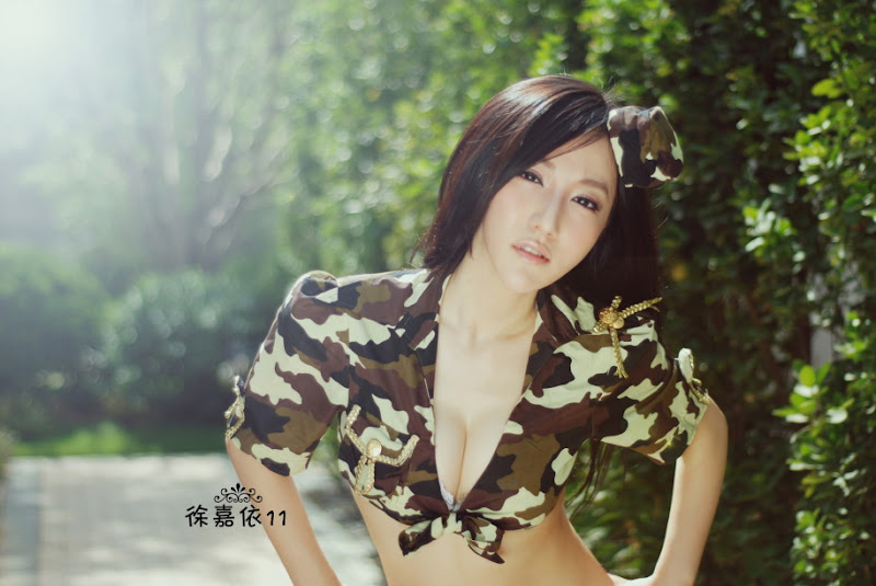 美眉日报 6fa1fe8f 1641 43d5 b8ba 6bb0c9379c3f 徐嘉依~真人版迷彩女英雄