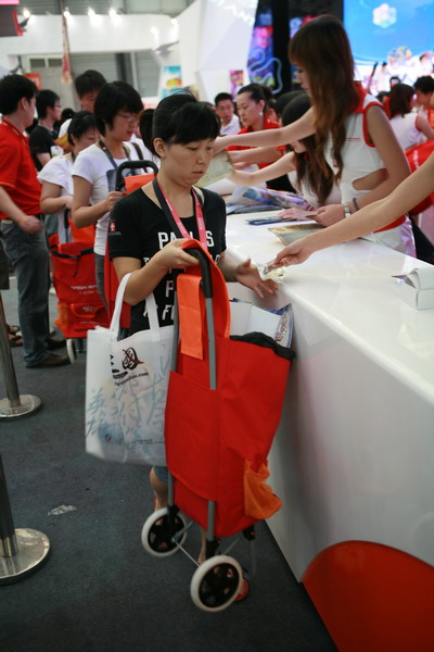 美眉日报 58c379f7t71890710588e ChinaJoy 2009 盛大展台ShowGirl实拍