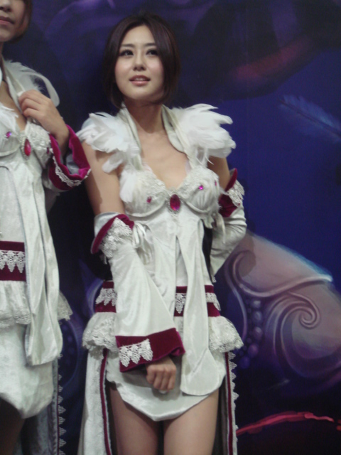 美眉日报 20090724090310656 付然@永恒之塔“塔女郎”
