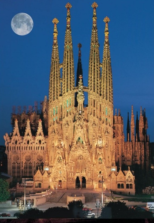 [Sagrada-Família-Barcelona-600x856[8].jpg]