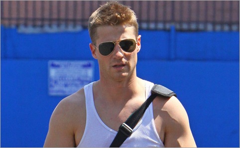 benjamin mckenzie schenkkan. ||Benjamin mckenzie of the oc