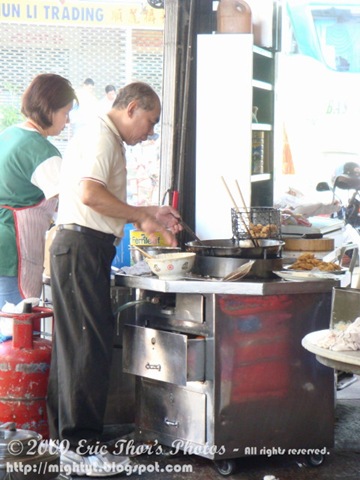 [DSC04588 640 x 640[3].jpg]