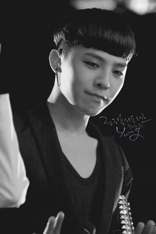 Big Bang Korean G-Dragon on Shine A Light Concert Issue