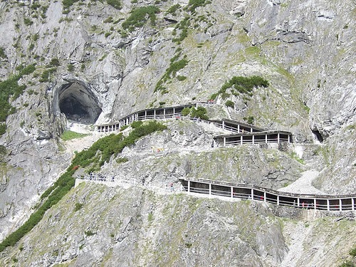 [ice-cave-austria-1[4].jpg]