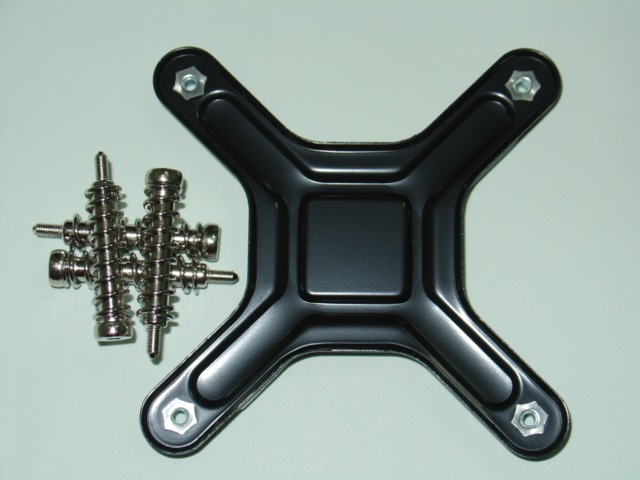 [Thermalright LGA775 Bolt-Thru Kit-2.jpg]