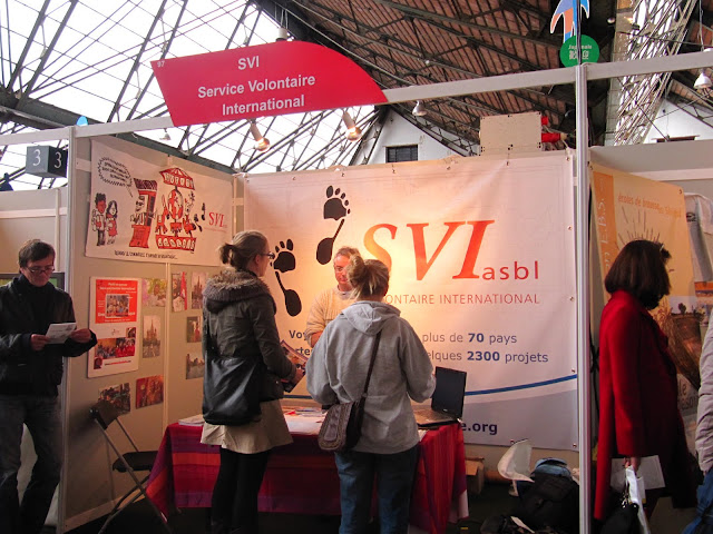 le svi au salon du tourisme éthique à bruxelles , tour et taxi, 2010