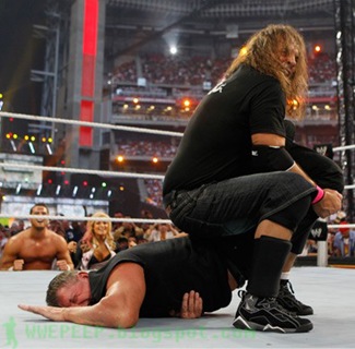 [29 Bret Hart WrestleMania XXVI[3].jpg]