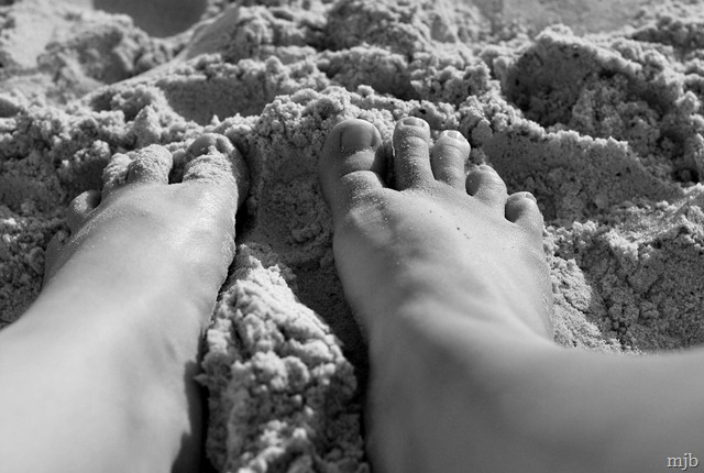 [sand feet[2].jpg]