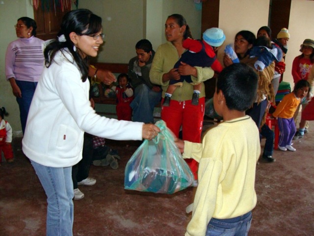 [CIAF2008EntregadeDonaciones2008f83.jpg]
