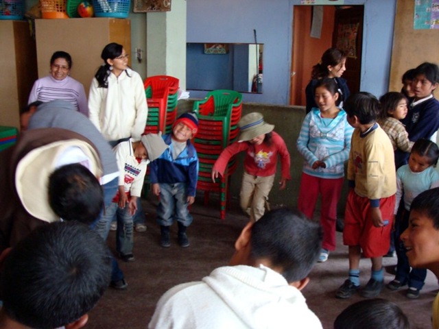 [Entregadepresentes2008f213.jpg]