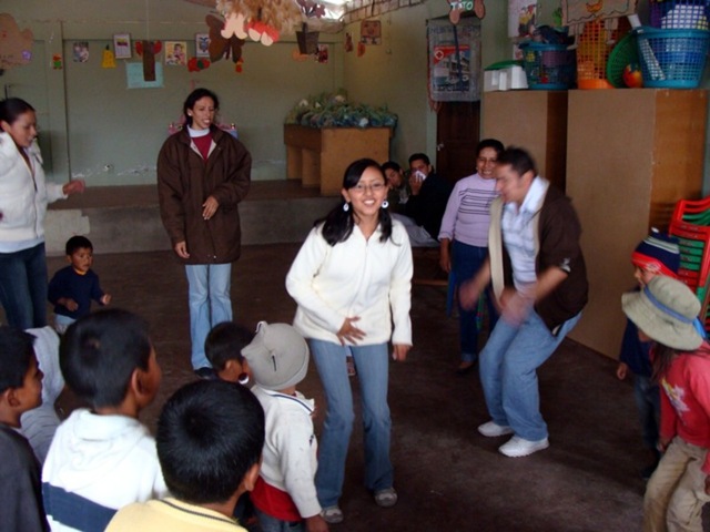 [Entregadepresentes2008f273.jpg]
