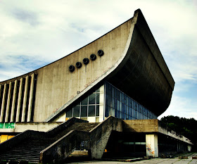 150 Strange Buildings of the World Seen On coolpicturesgallery.blogspot.com Or www.CoolPictureGallery.com 