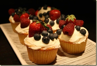 [fruit-filled-cupcake2.jpg]
