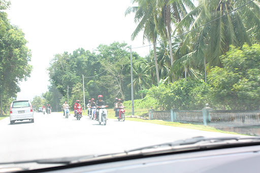 Die Hellscooter Angels machen Malaysia unsicher