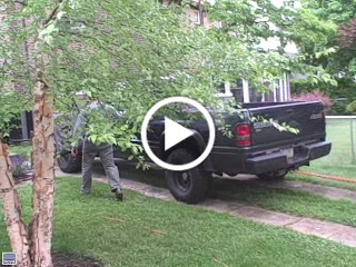 Video - Niaz pulls down the garage with his truck Video - Niaz pulls down the garage with his truck
