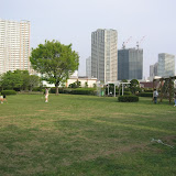 The park at the Shibuara sewage plant is nice, as long as the wind is blowing in the right direction
