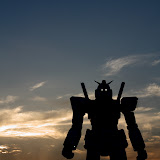 Gundam statue in Odaiba, from pinktentacle.com