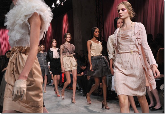 Nina Ricci Runway Paris Fashion Week Spring2011