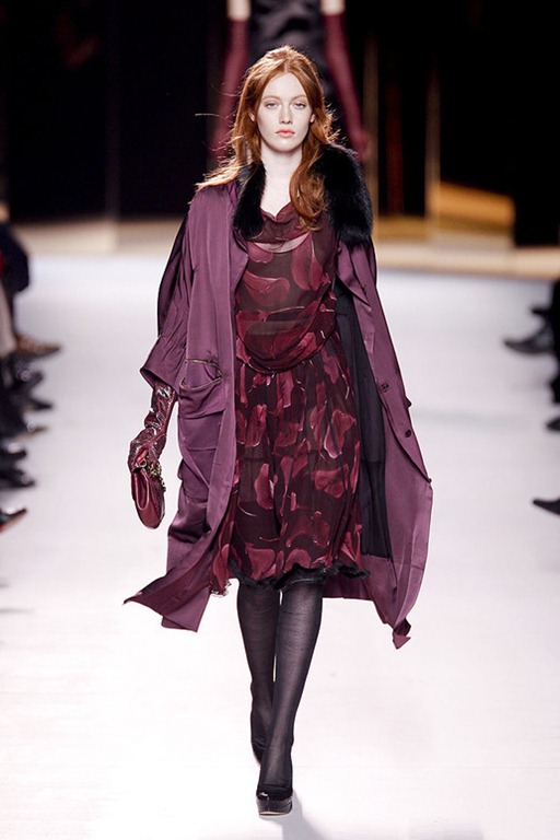 [Nina-ricci-FALL-2011-RTW-podium-005_runway[3].jpg]