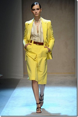 SALVATORE-FERRAGAMO-SPRING-RTW-2011-PODIUM-024_runway