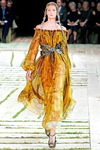 [al_mcqueen_ss2011_6[3].jpg]