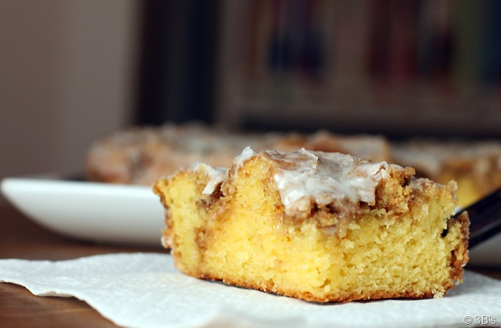[cinnamon-roll-cake[7].jpg]