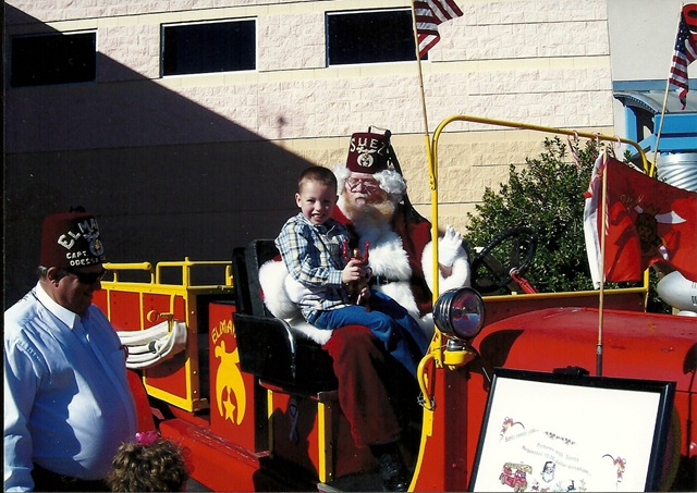 [bailey and santa.jpg]