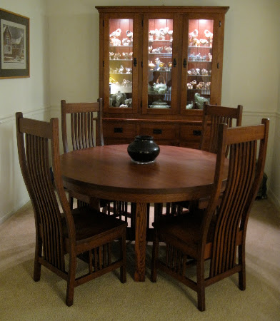 54" Diameter Vail Style Table and Dining Chairs in Mahogany Oak